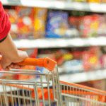 Varejo de vizinhança cresce em faturamento, mas consumo recua e exige estratégias mais precisas