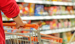 Varejo de vizinhança cresce em faturamento, mas consumo recua e exige estratégias mais precisas