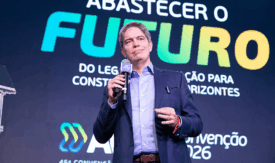 Ricardo Amorim enfatiza as transformações geopolíticas em palestra inaugural