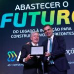 ABAD homenageia empresas e filiadas que há décadas contribuem para o desenvolvimento do setor