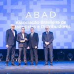 ABAD é homenageada pela GS1 Brasil no evento “70 segmentos”